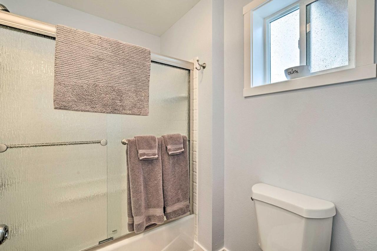 Duplex With Shared Yard - Near Long Beach! المظهر الخارجي الصورة
